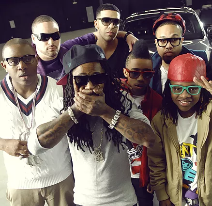 Young Money Cash Money smider en stor portion efterårsplader på gaden
