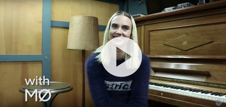 Se MØ i sjovt "The Tonight Show"-backstageinterview