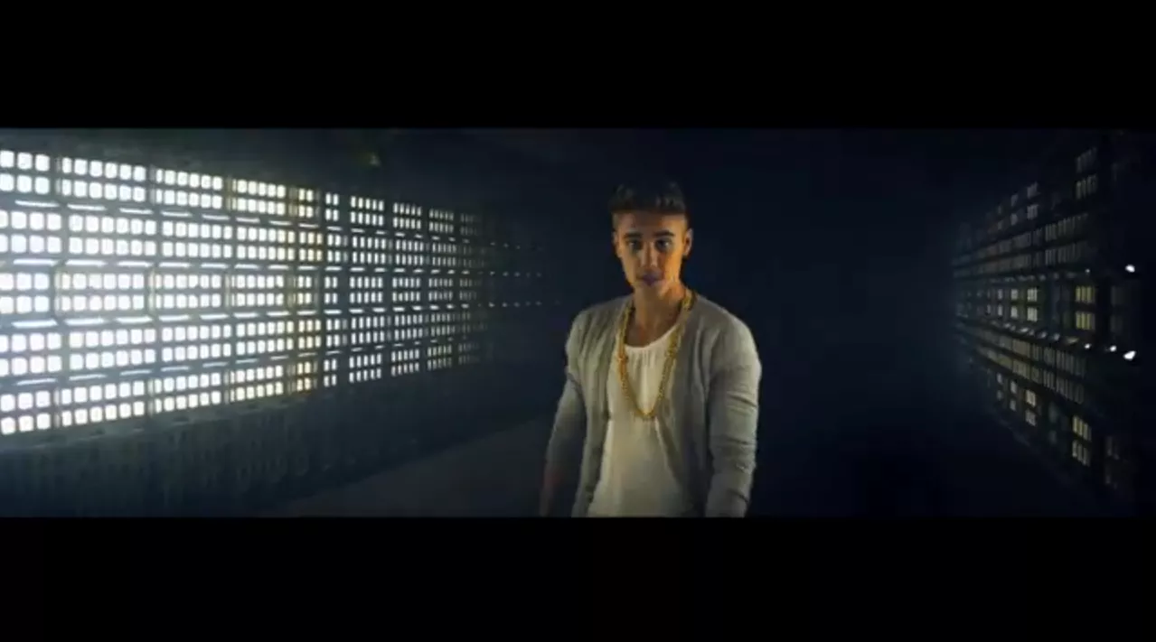 Se ny musikvideo med volds-sigtede Bieber 