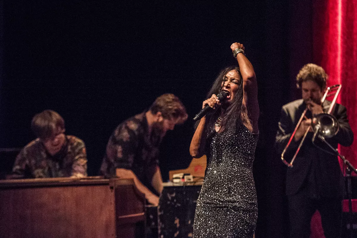 Annisette går på barrikaderne på Christiania