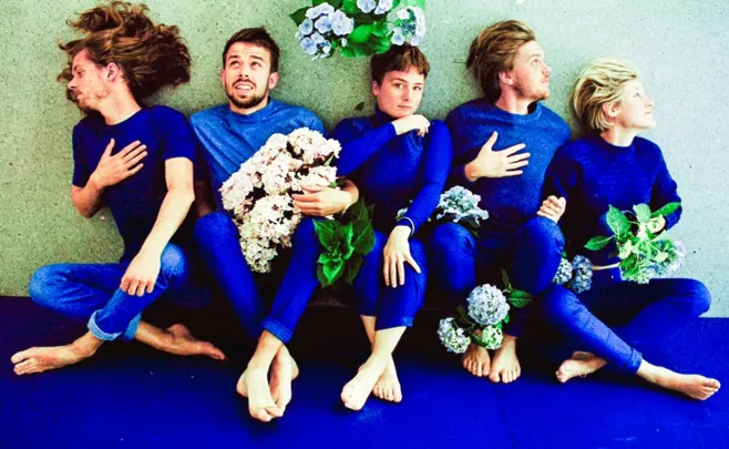 Danske Lowly skriver kontrakt med markant engelsk pladeselskab