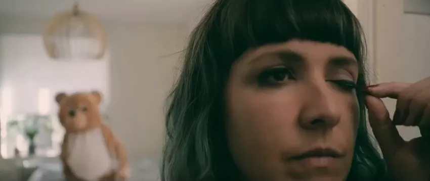 PREMIÄR: Carolina Wallin Pérez illustrerar hjärta/hjärna-kampen