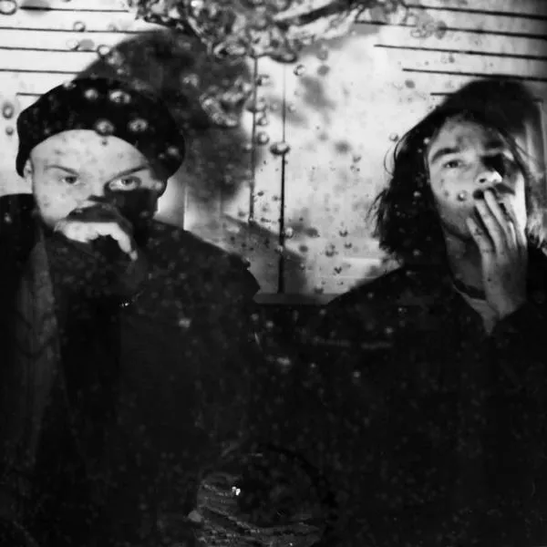 Fontän og No Blood In Bones til Pre-Pop Revo 