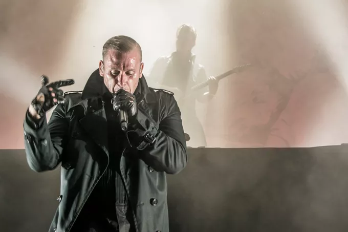 L.O.C. udsender Greatest Hits og tager på turné