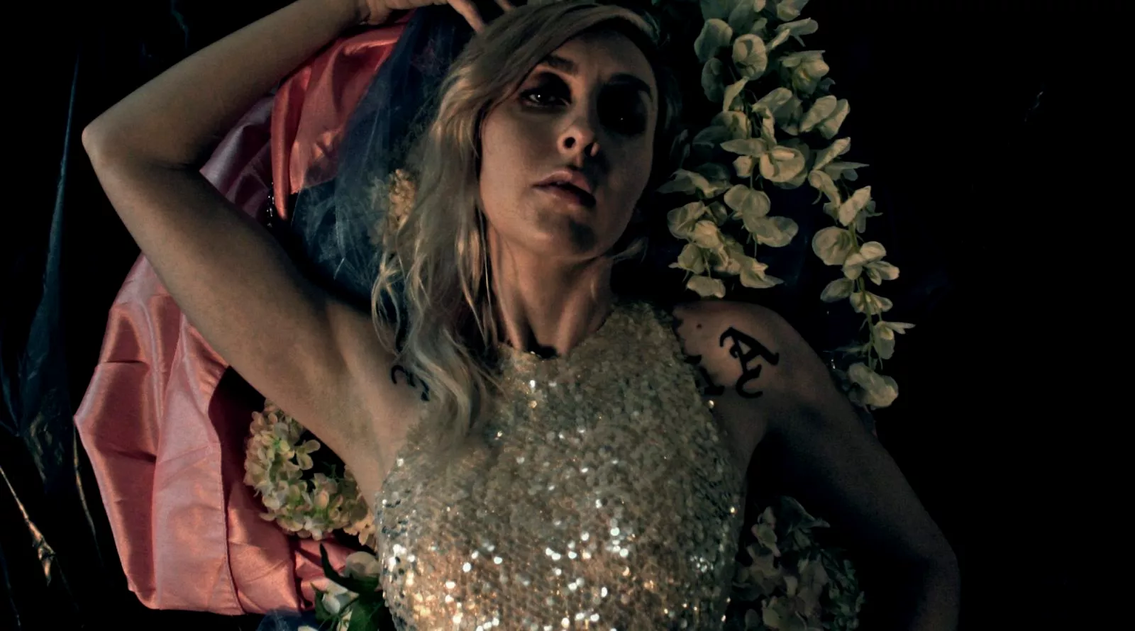 ANMELDELSE: "This isn't your average everyday darkness – this is advanced darkness"