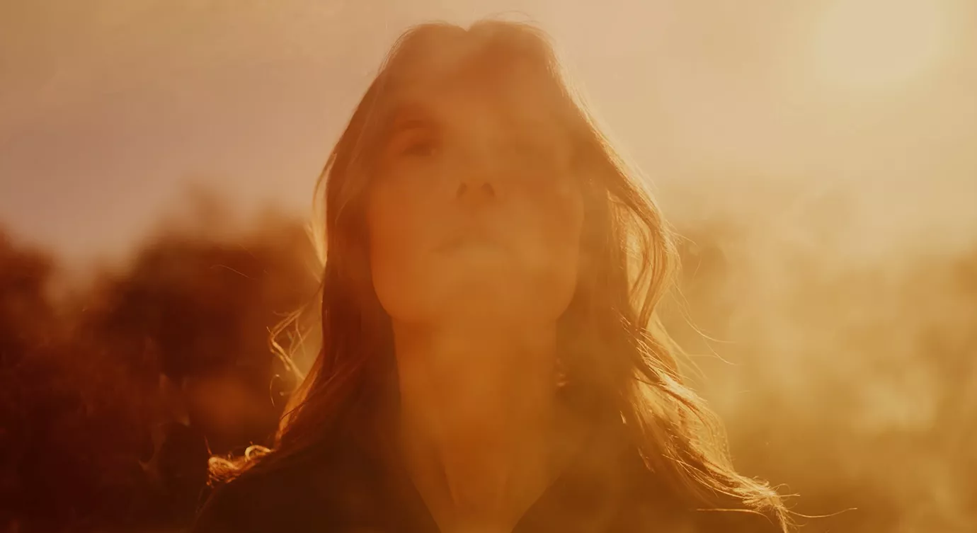 Med mørk cellopop beviser Bianca Nisha, at debuten ikke var held