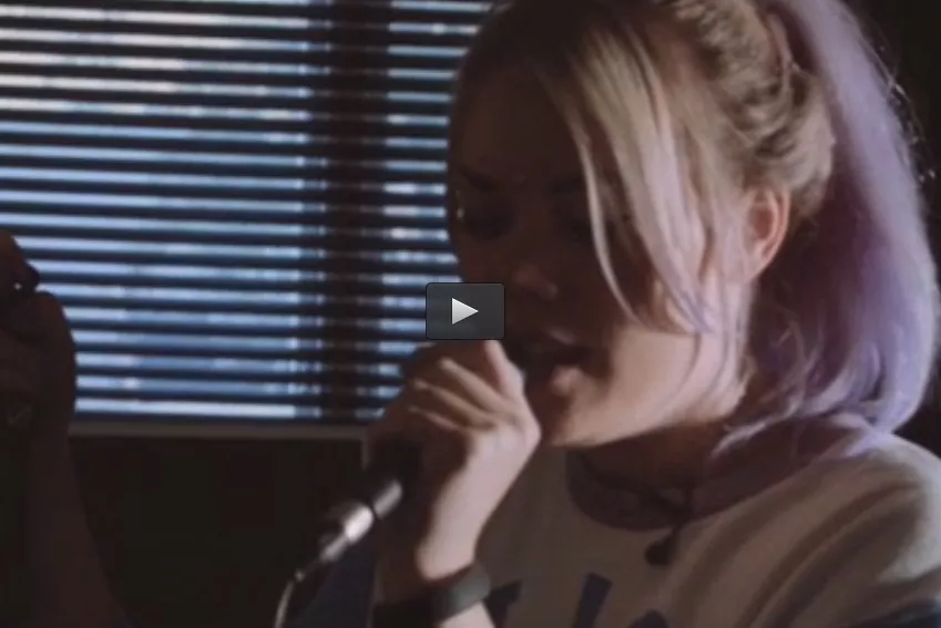 Se exklusivt klipp med Little Jinder