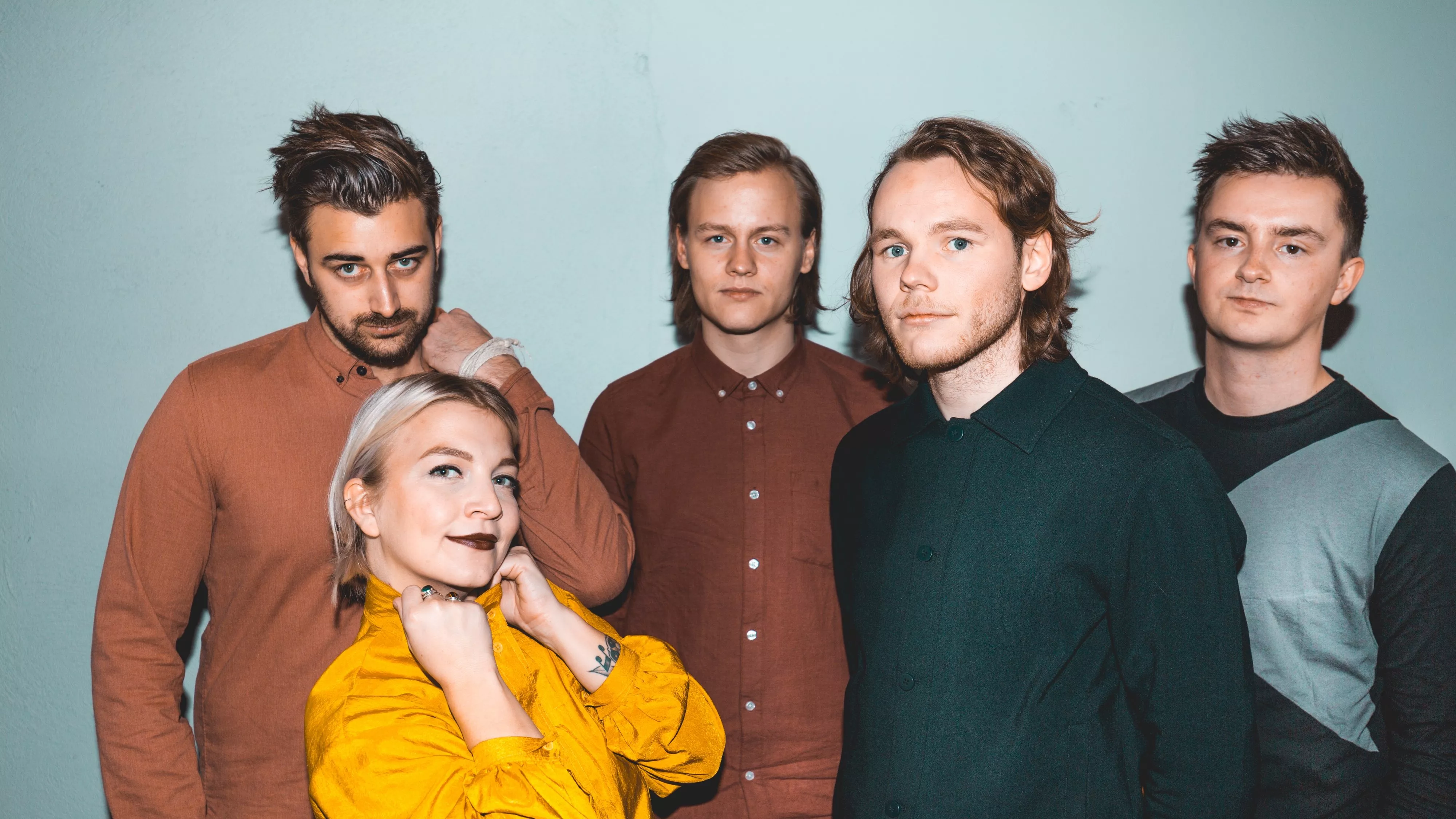 ROMANTISKE UNDERTONER: Jadudah flirter med firserne på aktuel single