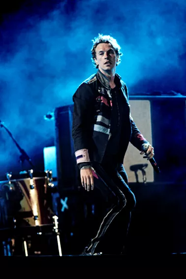 Chris Martin skriver sange med Faith Hill