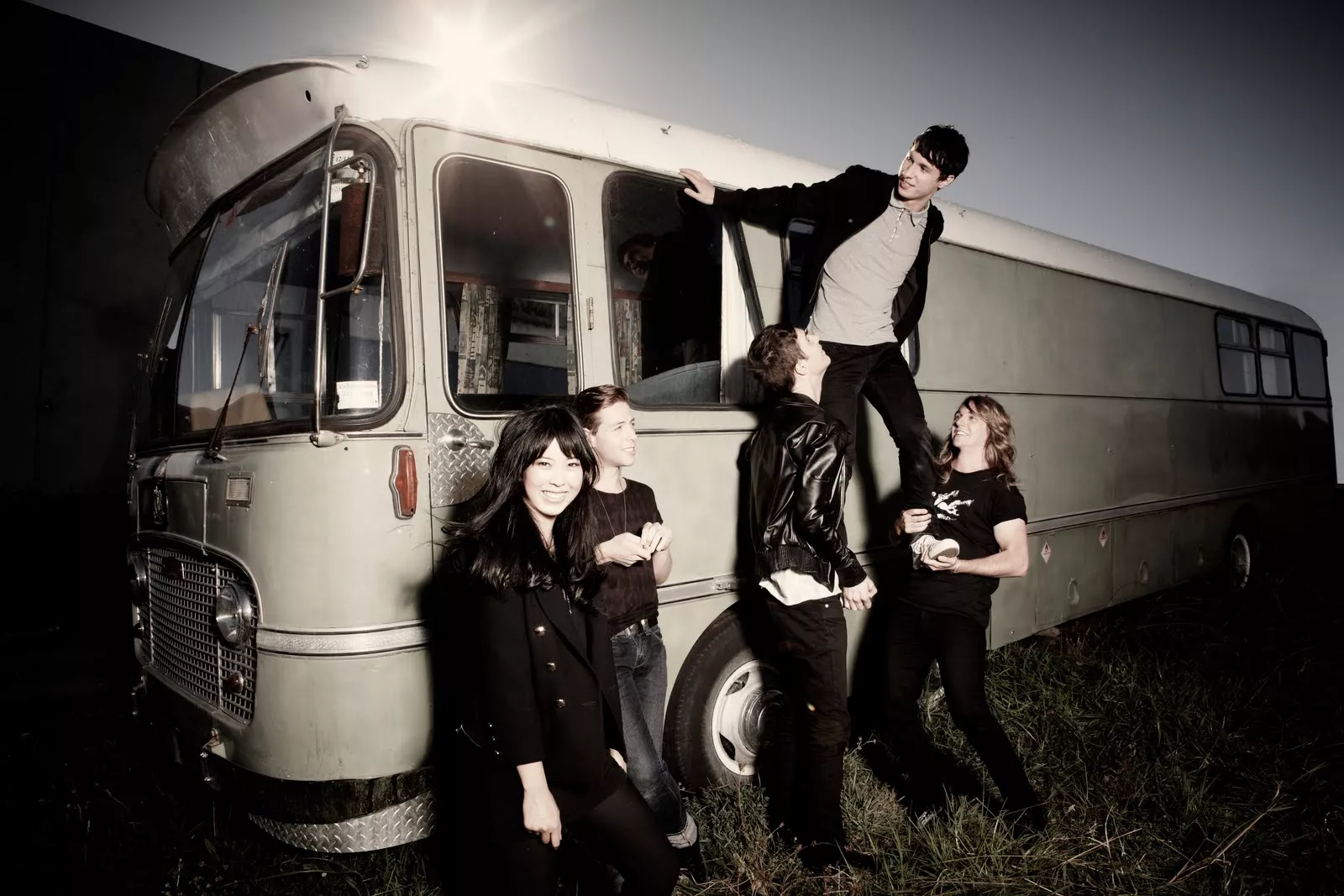 The Naked and Famous kommer til Danmark 