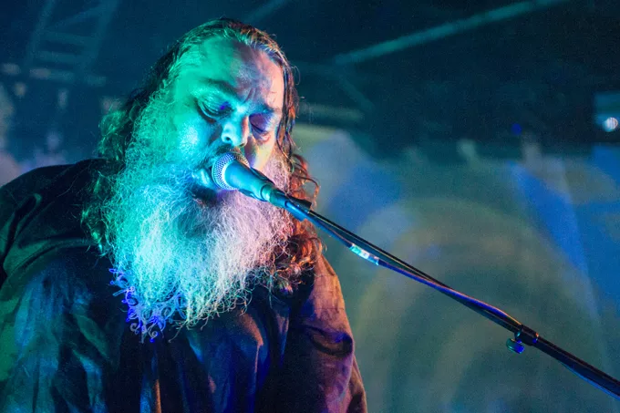 Boganmeldelse: Helstøbt bog om et hjemmerullet band