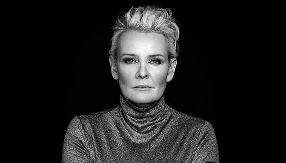 Eva Dahlgren till Rosendal Garden Party