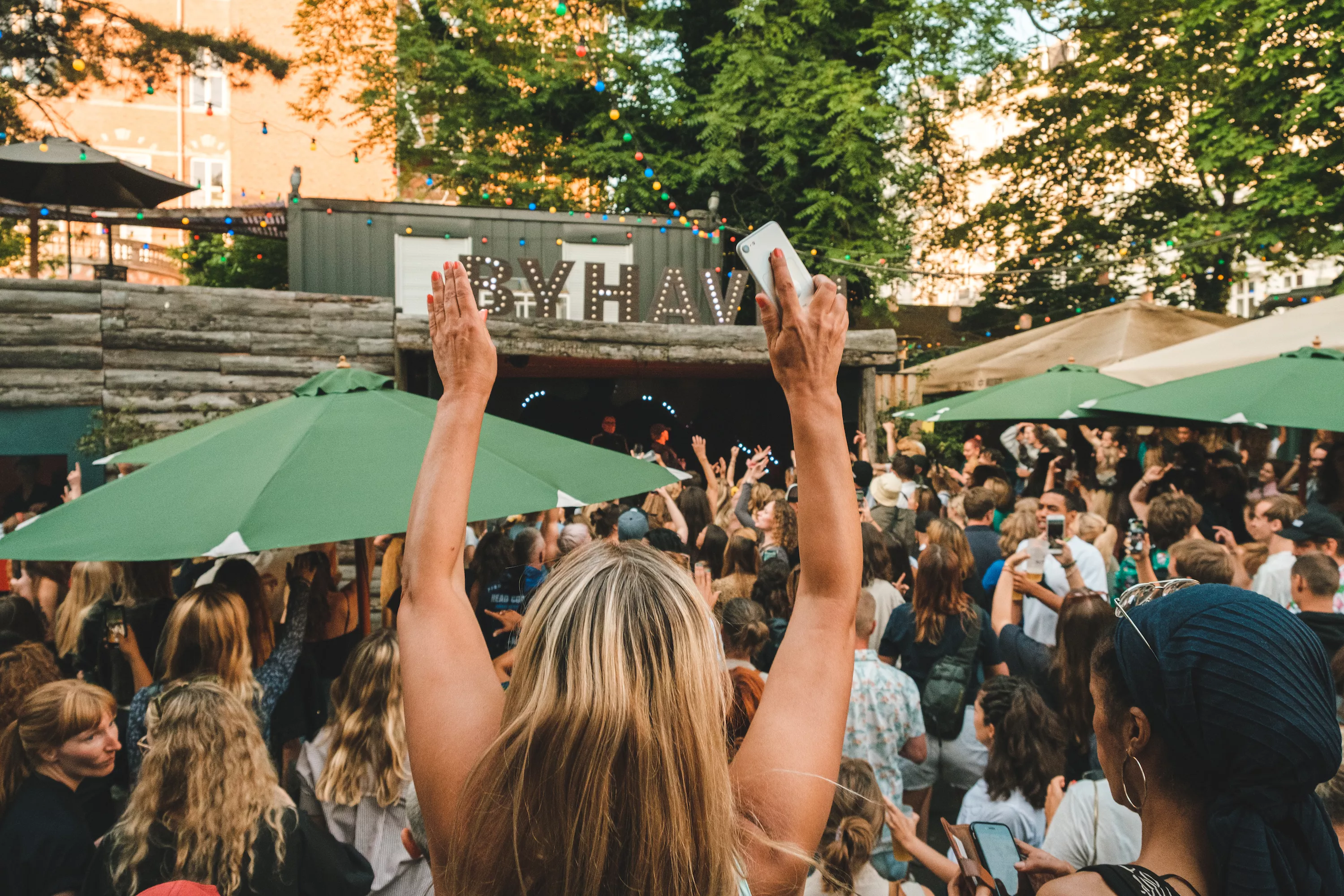 Pumpehusets Byhave åbner for gratis forårs- og sommerkoncerter – se line-up