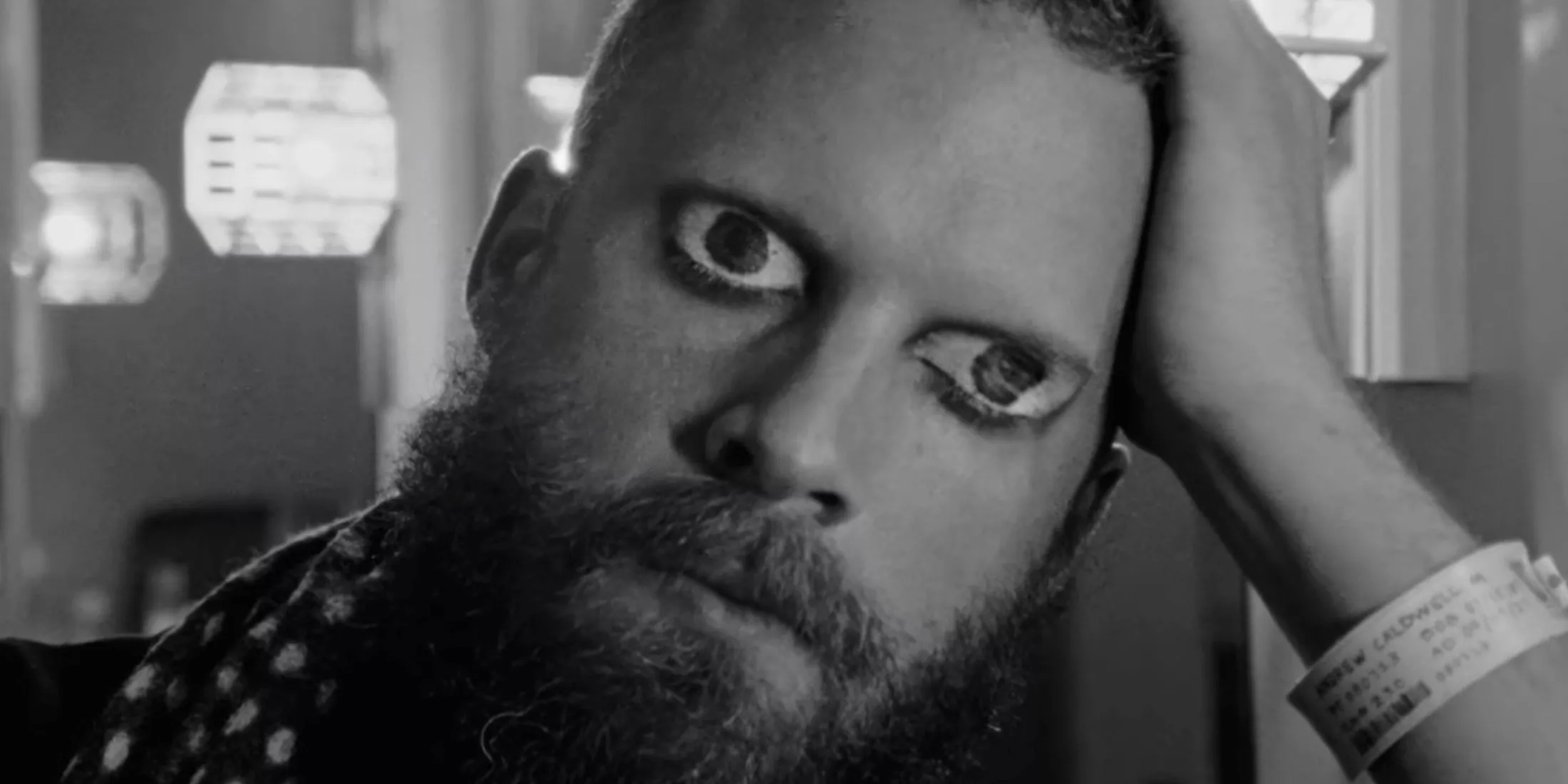 VIDEO: Father John Misty illustrerer en manuskriptforfatters feberdrøm