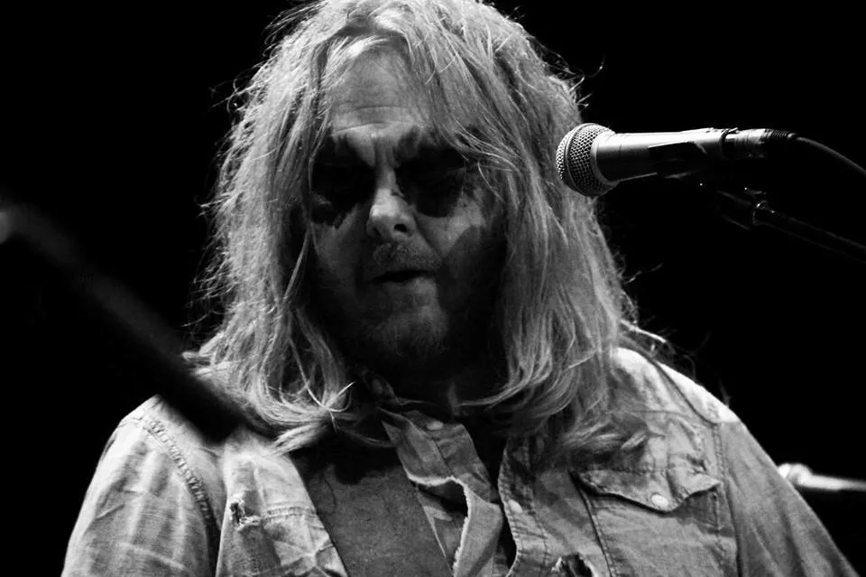 Smyglyssna på Mattias Alkbergs album