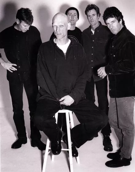Midnight Oil og Violent Femmes slår kludene sammen
