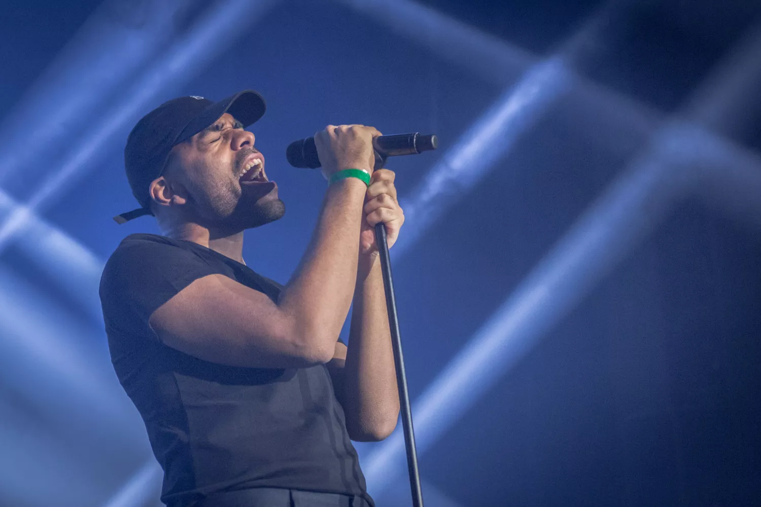 Enkelt, ufærdigt, gennemført