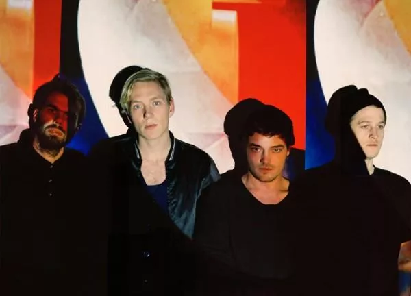 When Saints Go Machine har debutalbum om hjørnet