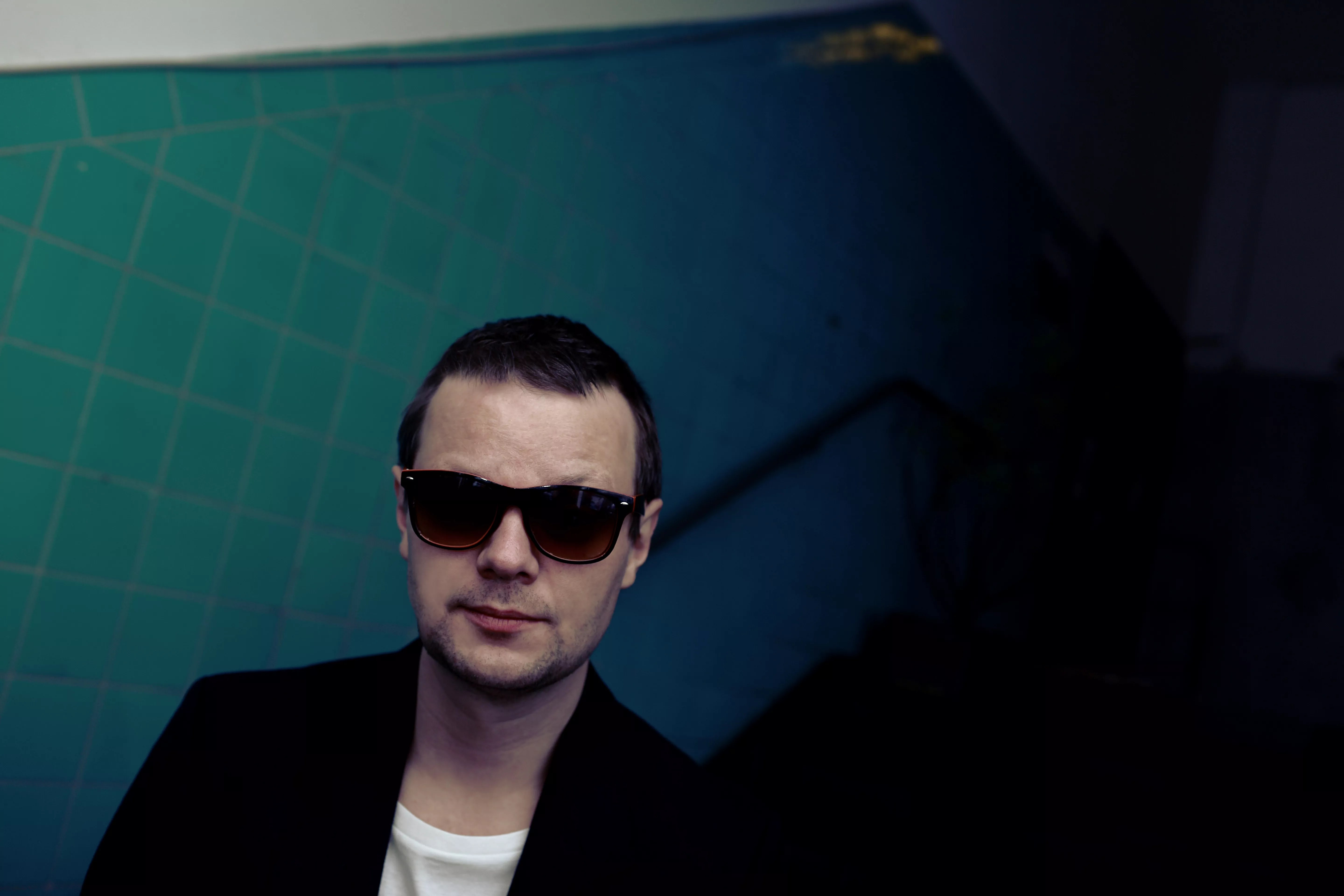 Mads Björn – Jeg kommer mig aldrig over Spleen United klædt ud som Bros