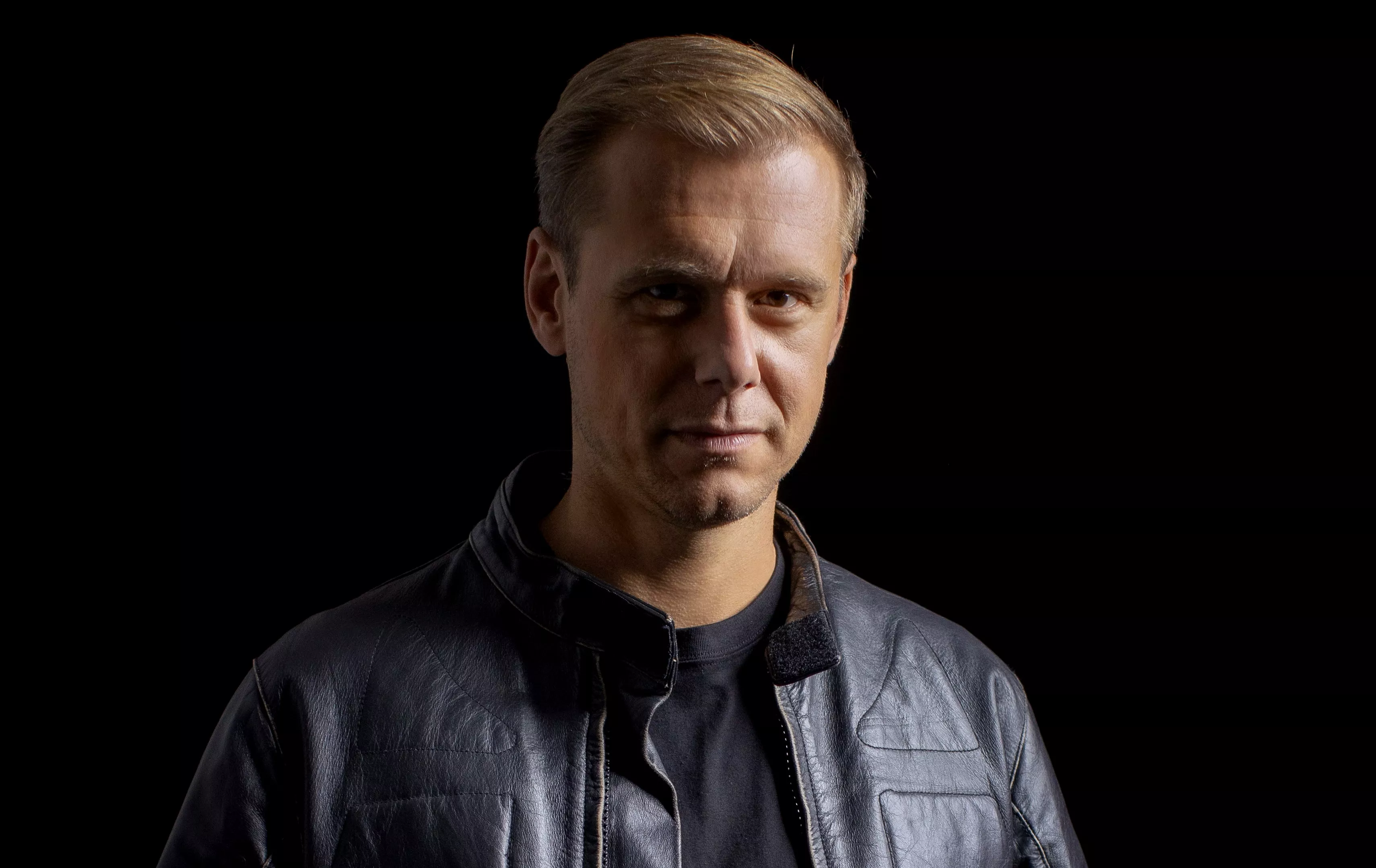 Armin van Buuren kommer til Danmark