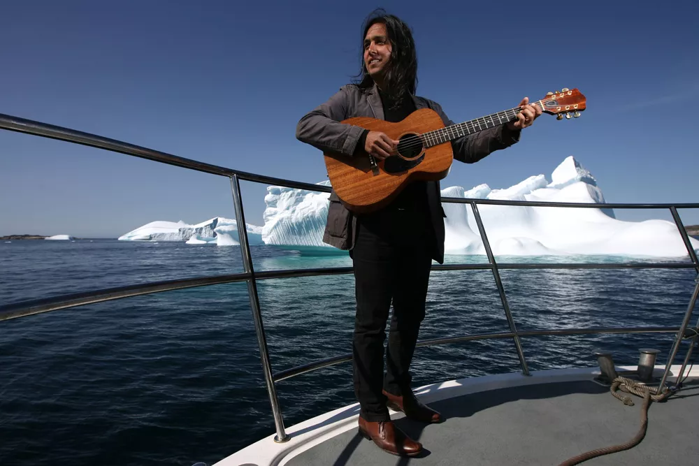 Simon Lynge på turné med Emmylou Harris