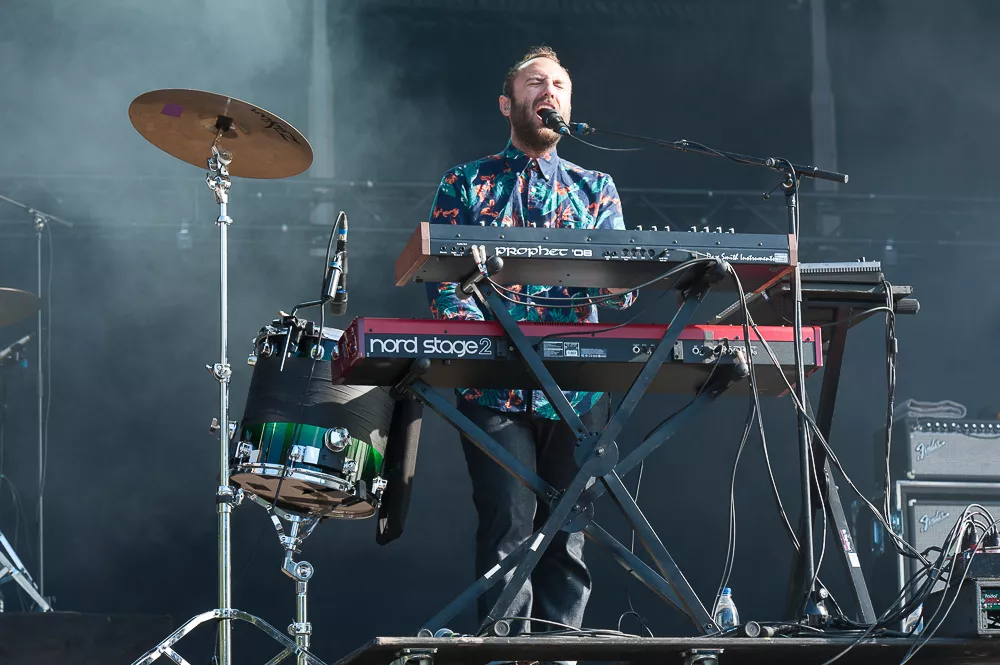 Local Natives: Sangene hjælper os med at give slip på de hårde tider