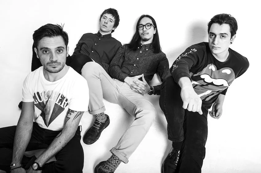 "Äckligt svenskt godis" frossar i grottrock