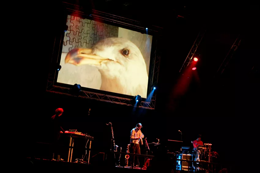 m:u:s:t udgiver debut og holder releasekoncerter