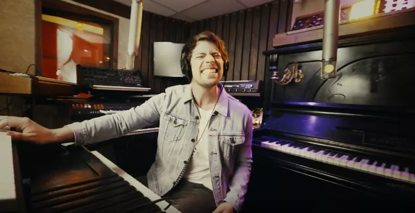 Jonah Nilsson fra Dirty Loops er aktuel med ny video – og dansk koncert