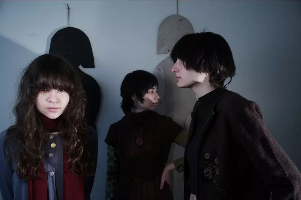 Har tre teenagere indspillet en af 2022’s stærkeste udgivelser?