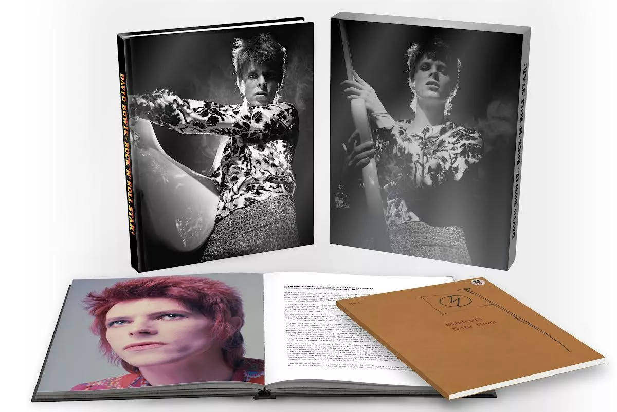 Det nye bokssæt breder sig over fem cd'er, en bluray-disc og to bøger. Foto: Warner Music