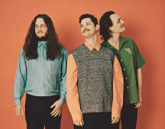 Efterklang udgiver ny musikvideo med Helena Christensen