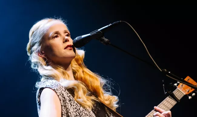 Tina Dickow tager på sin første danske soloturné