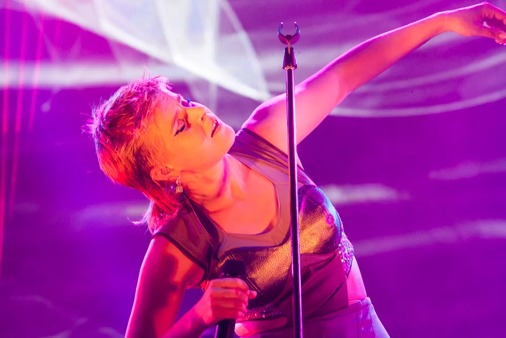 Robyn är festivalklar