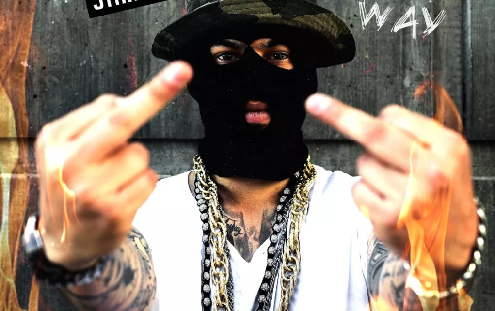 PREMIÄR: Hata eller älska – den här killen bryr sig inte