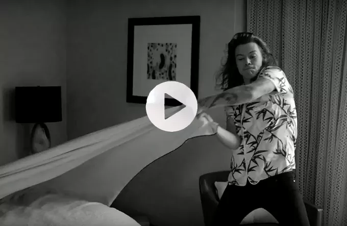 Halløj på hotellet: Se ny video fra One Direction