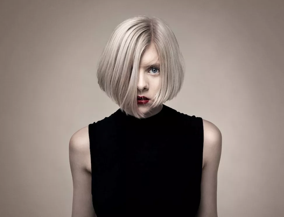 Musikkvideo: AURORA - Half The World Away