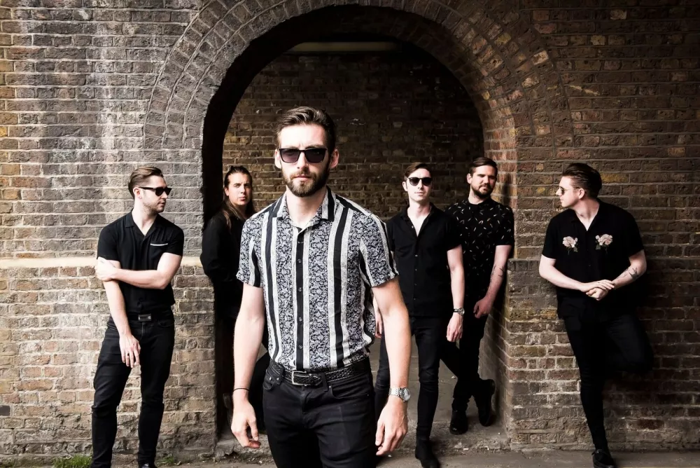 ANMELDELSE: Store indiesange med et tequilatwist