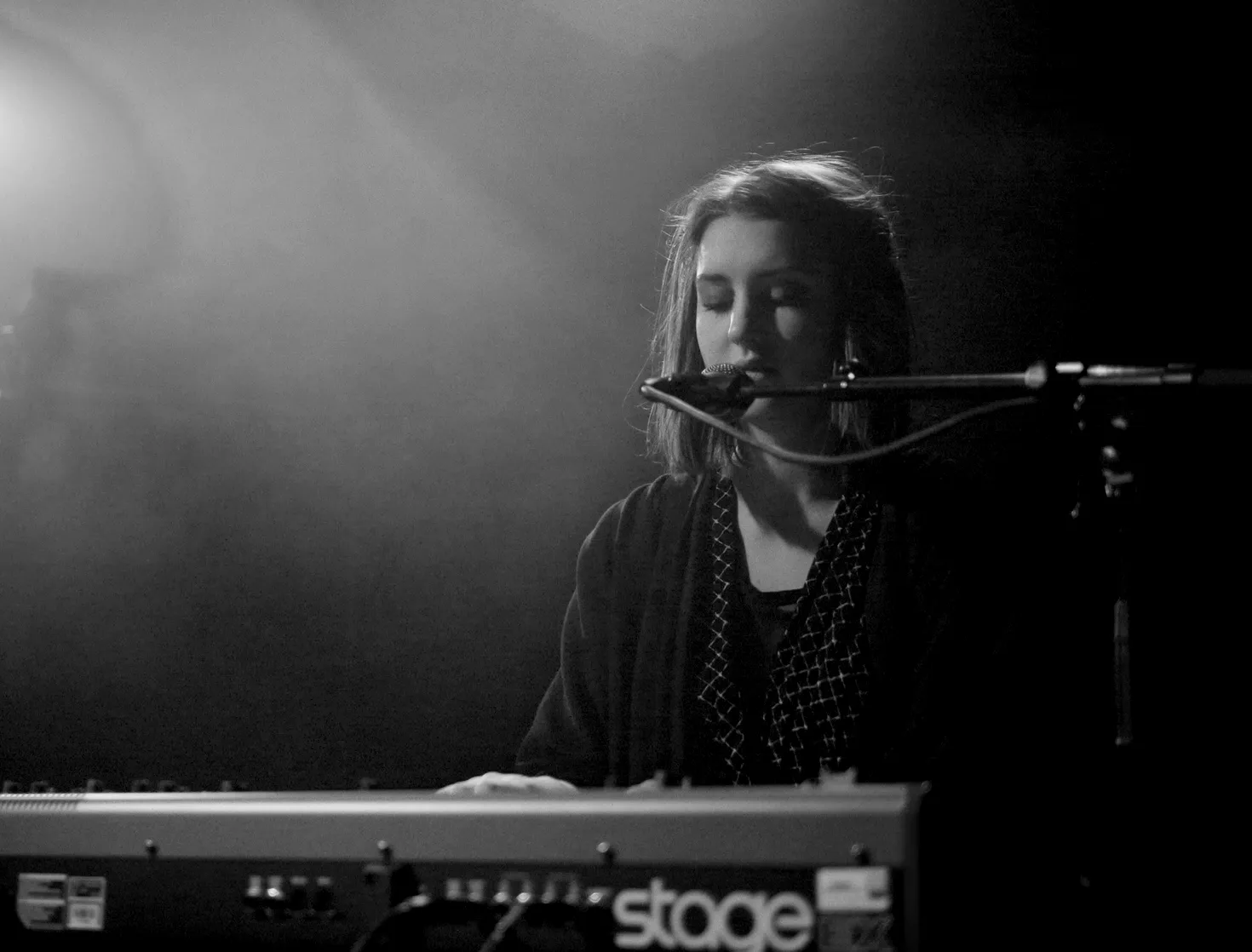 Broken Twin: Gamla, by:Larm