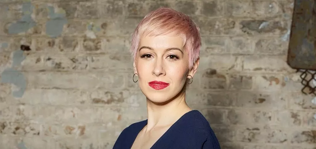 Fra Coldplay-samarbeid til Eurovision: Hun er britenes håp