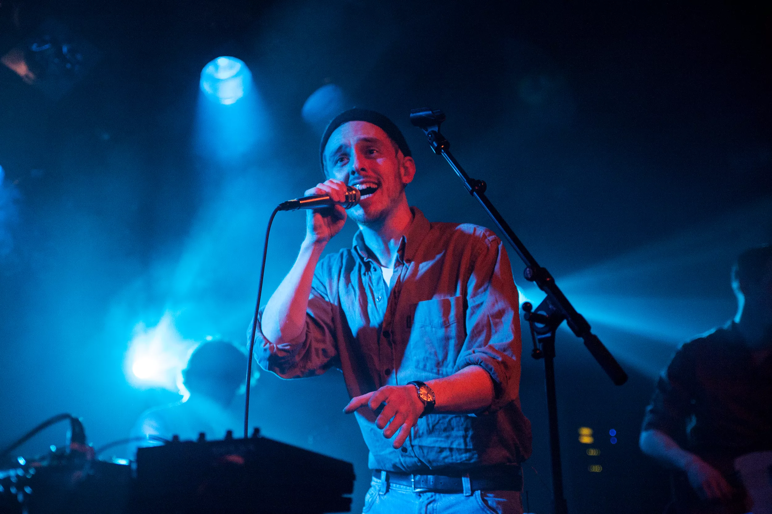 ANMELDELSE: Leg, mens du gør det