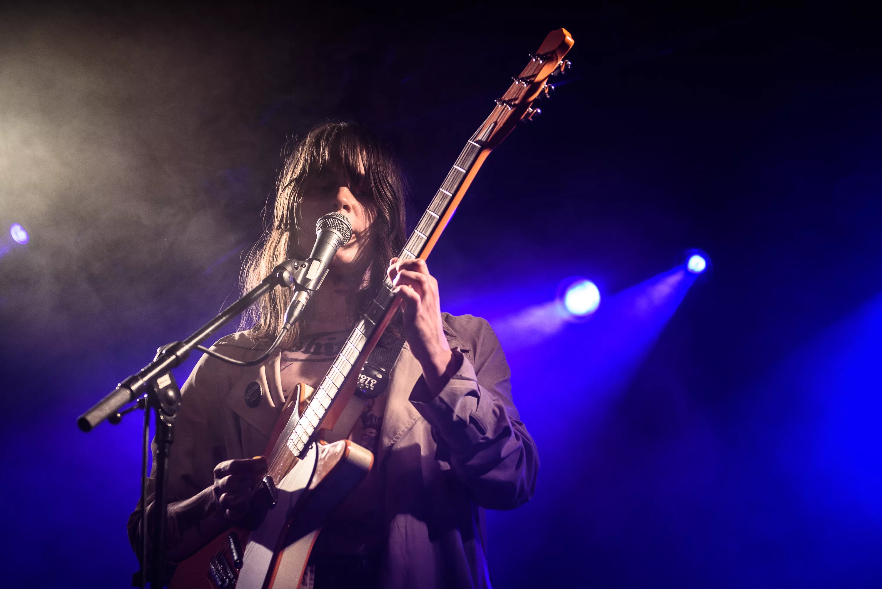 Hon öppnar för Union Carbide Productions