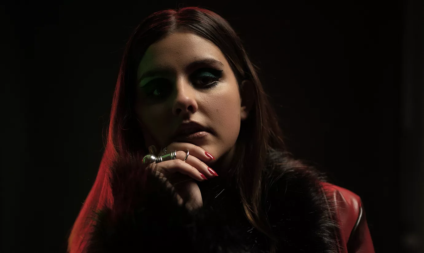 Drama, mørke og profetier lader sig udfolde på dansk debutalbum af international karakter 