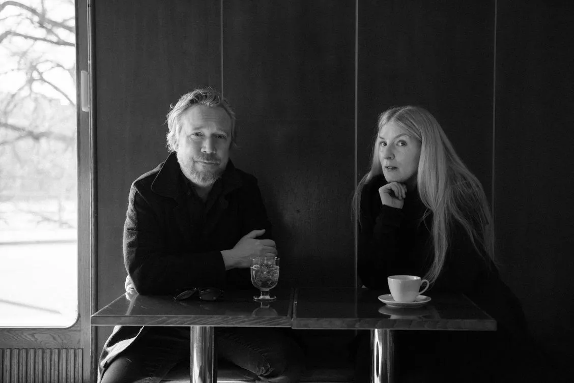 Iamamiwhoami gästas av Lars Winnerbäck – på engelska