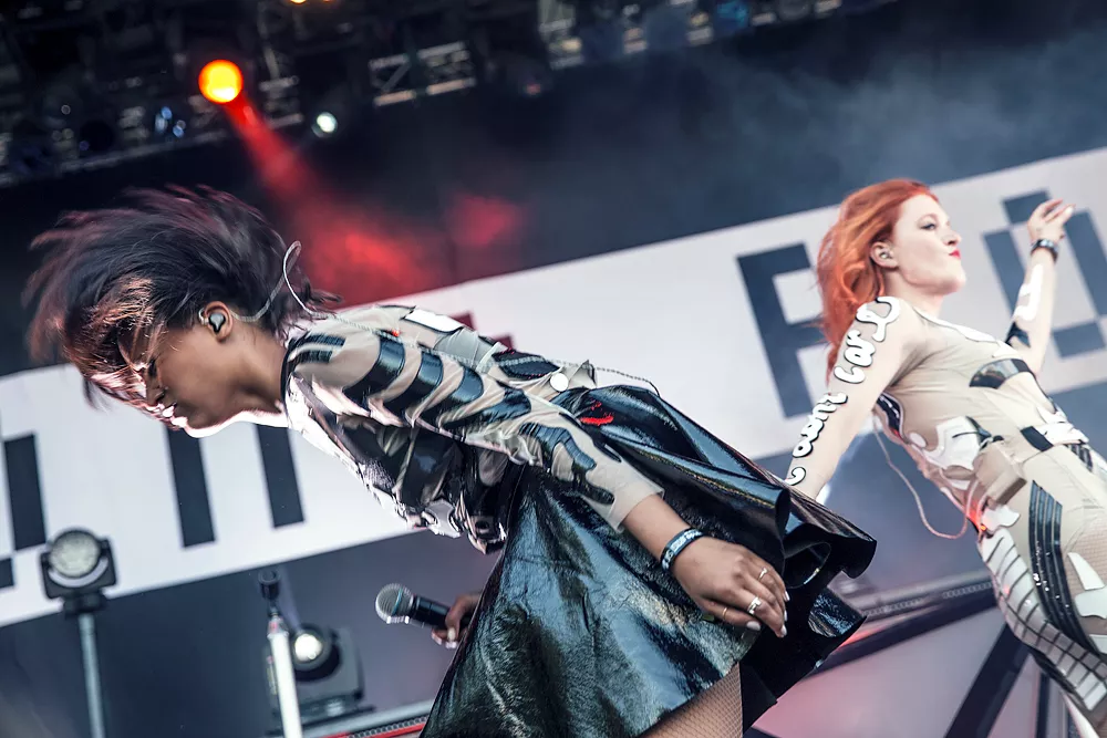 Icona Pop ger exklusiv Sverige-spelning