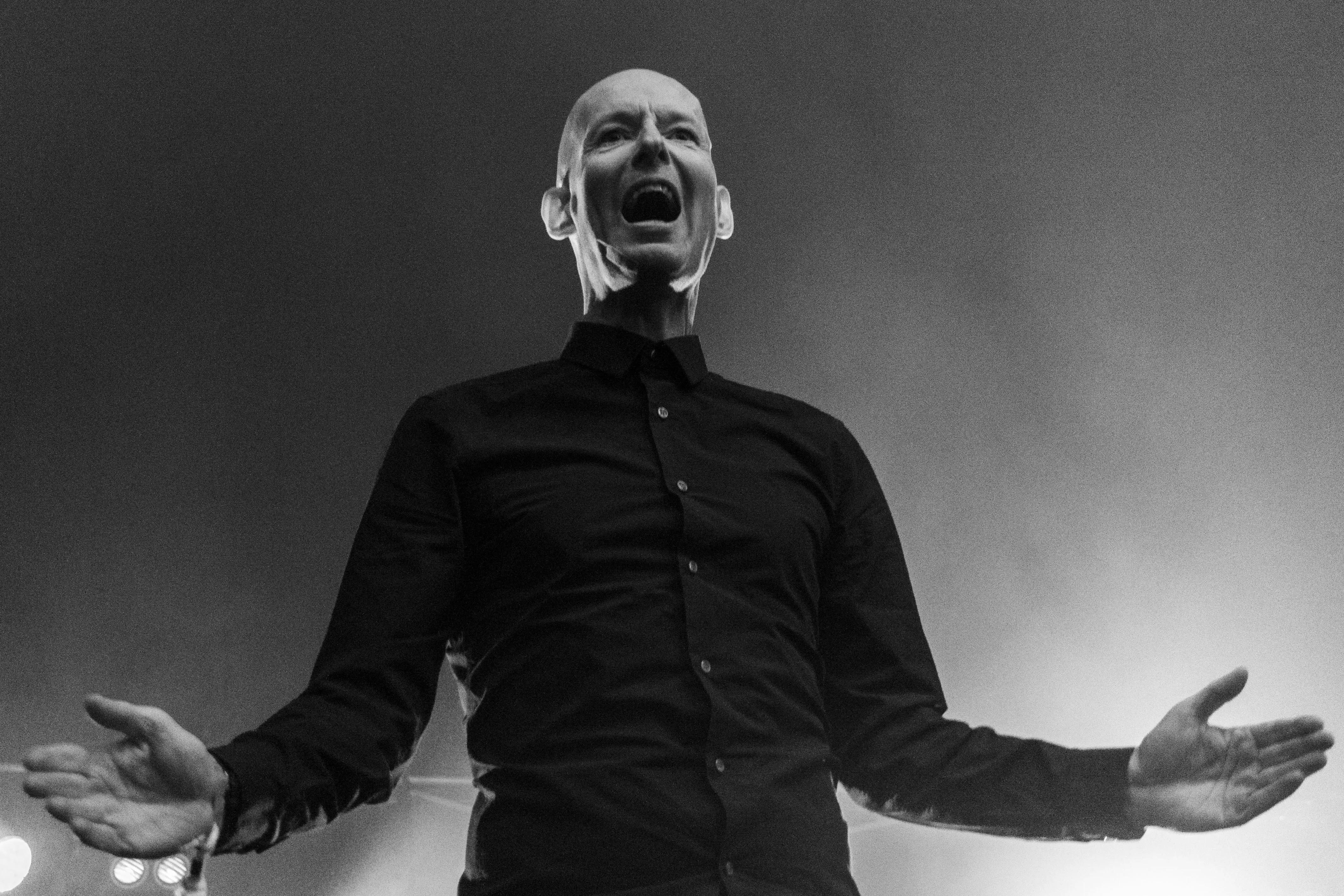 Hvad vil du spørge album- og turnéaktuelle Love Shop om?