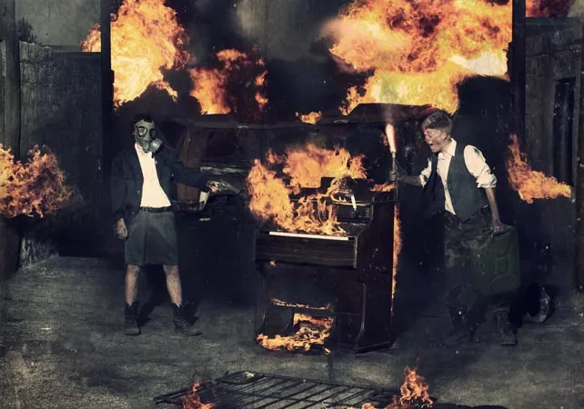 Kaizers Orchestra-musik i dansk teaterkoncert