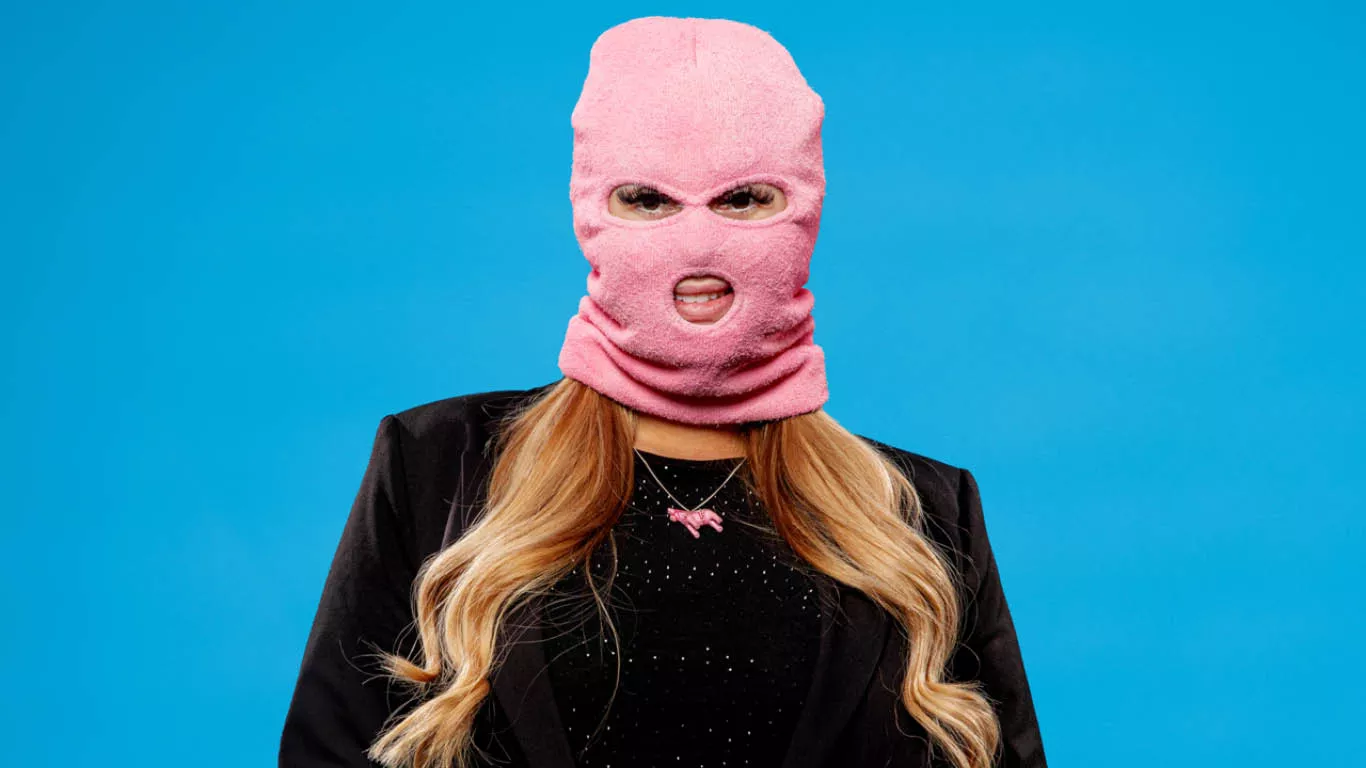 På billedet ses den tidligere Fröken Snusk. I dag er der en ny artist bag masken.