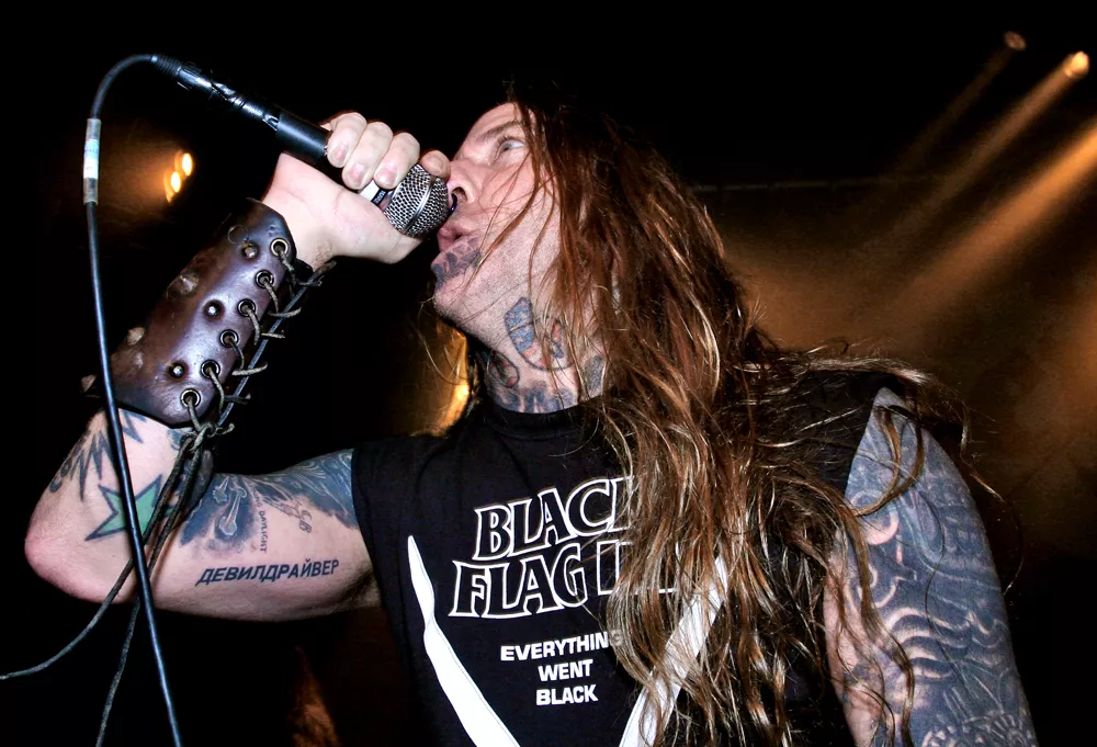 Behemoths frontman har fått tag på benmärg