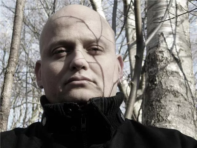 Leæther Strip – Publikum kommer til at svede tran